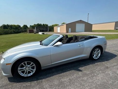 Used 2015 Chevrolet Camaro LT RWD image 5