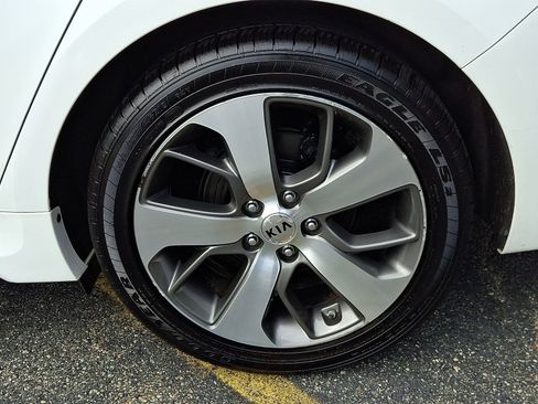 Used 2019 Kia Optima S image 31