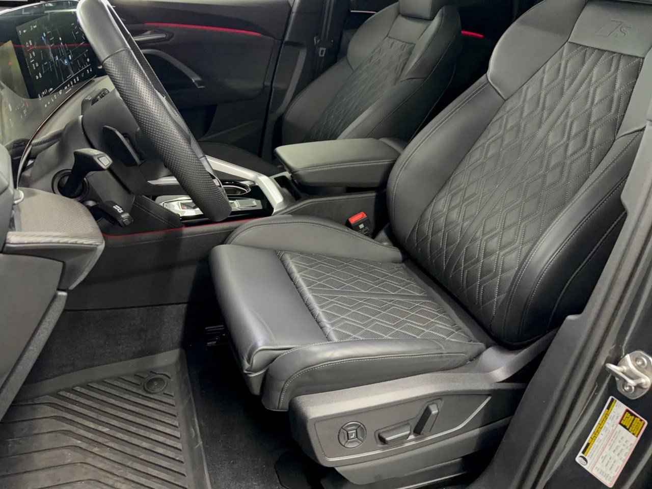 Used 2025 Audi SQ5 Premium Plus w/ Premium Plus Package AWD/4WD image 5