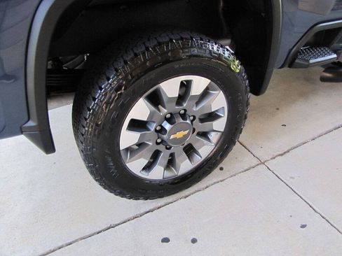 Used 2024 Chevrolet Silverado 2500 Custom w/ Custom Value Package AWD/4WD image 32