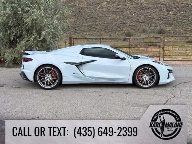 Used 2024 Chevrolet Corvette Z06 w/ Stealth Interior Trim Package RWD image 7