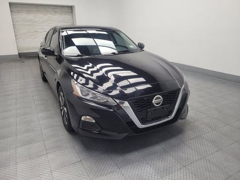Used 2022 Nissan Altima 2.5 SV FWD image 14