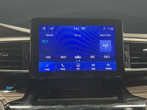 Used 2023 Ford Explorer Limited w/ Hybrid Equipment Group 310A AWD/4WD image 33