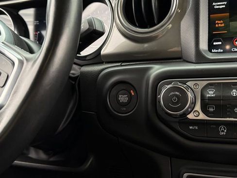 Used 2023 Jeep Wrangler Unlimited Sahara w/ Cold Weather Group AWD/4WD image 35
