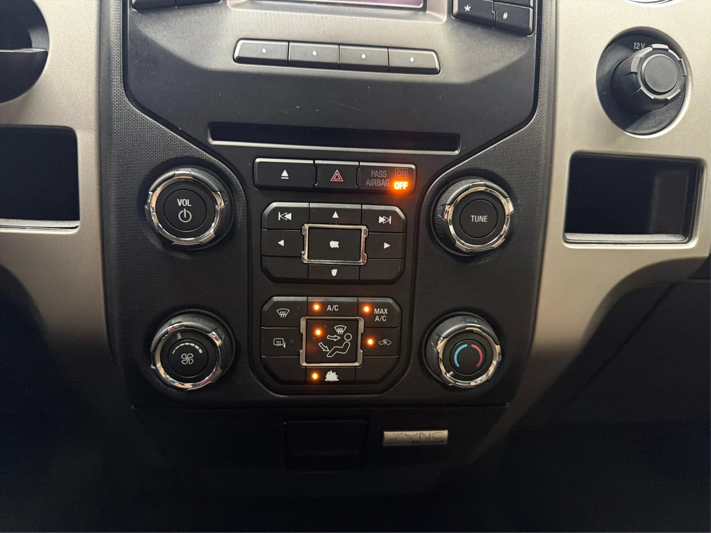 Used 2014 Ford F150 XLT w/ XLT Chrome Package RWD image 19