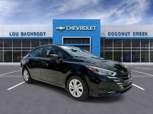 Used 2025 Nissan Versa S w/ Trunk Package FWD image 1