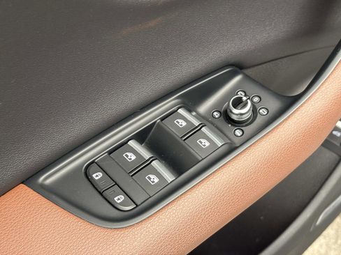 Used 2022 Audi Q7 Premium Plus w/ Premium Plus Package image 14