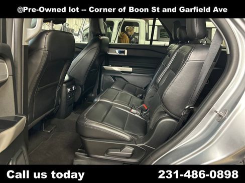 Used 2023 Ford Explorer Limited AWD/4WD image 27
