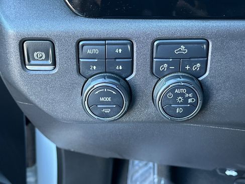 Used 2024 Chevrolet Silverado 1500 LT Trail Boss w/ Protection Package image 35