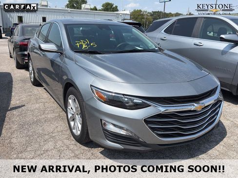 Used 2025 Chevrolet Malibu LT FWD image 1