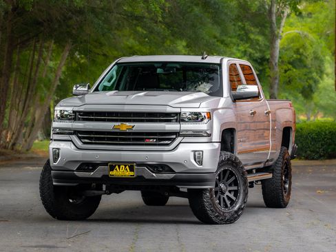 Used 2018 Chevrolet Silverado 1500 LTZ Z71 w/ LTZ Plus Package AWD/4WD image 2