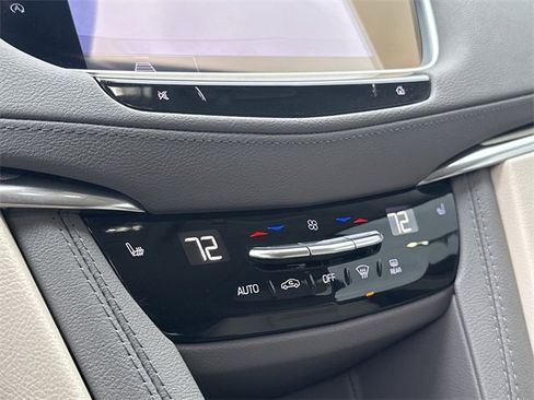 Used 2023 Cadillac XT5 Premium Luxury image 18