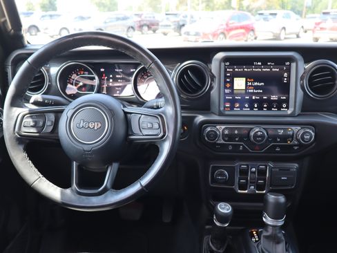 Used 2022 Jeep Gladiator Sport AWD/4WD image 13