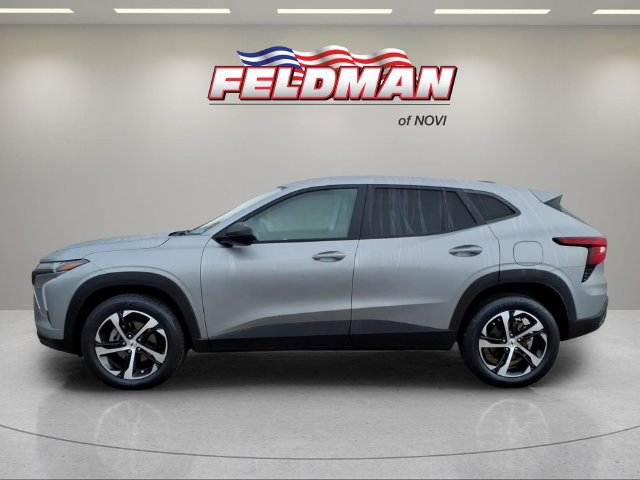 Used 2024 Chevrolet Trax RS FWD image 2