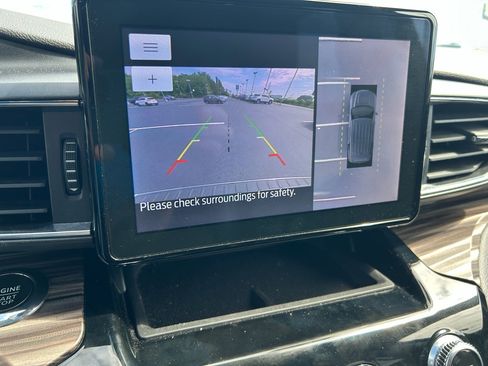 Used 2023 Ford Explorer Limited image 17