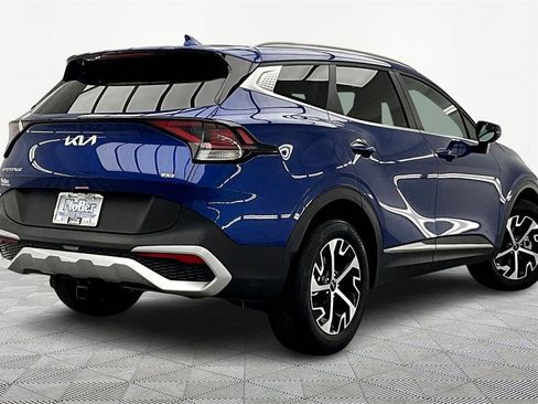 Used 2024 Kia Sportage EX image 2