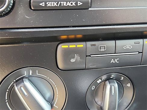 Used 2015 Volkswagen Jetta SE image 12