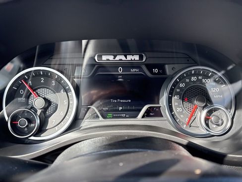 New 2026 RAM 1500 4x4 Crew Cab image 16