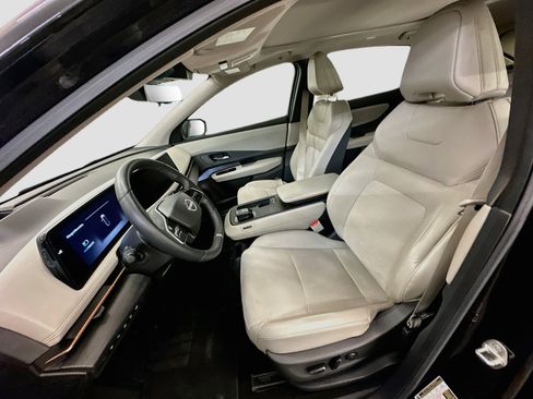 Used 2024 Nissan Ariya AWD image 13