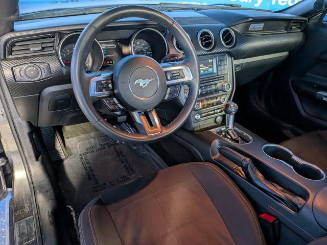 Used 2018 Ford Mustang Coupe RWD image 14