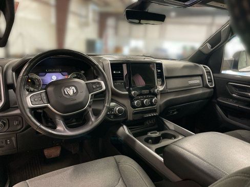 Used 2020 RAM 1500 4x4 Crew Cab image 18