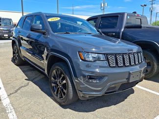 Used 2018 Jeep Grand Cherokee Altitude AWD/4WD video 1