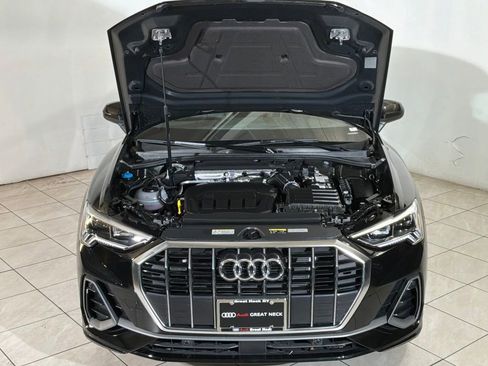 Certified 2025 Audi Q3 2.0T Premium w/ Convenience Package image 17
