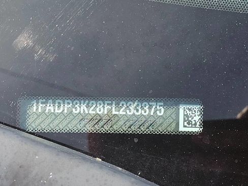 Used 2015 Ford Focus SE FWD image 10