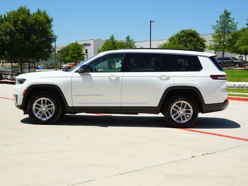 Used 2024 Jeep Grand Cherokee L Laredo w/ Trailer Tow Package AWD/4WD image 2