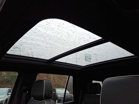 Used 2023 Chevrolet Tahoe Premier image 17