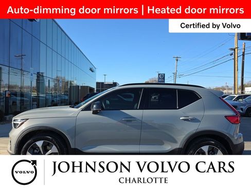 Certified 2025 Volvo XC40 B5 Plus image 8