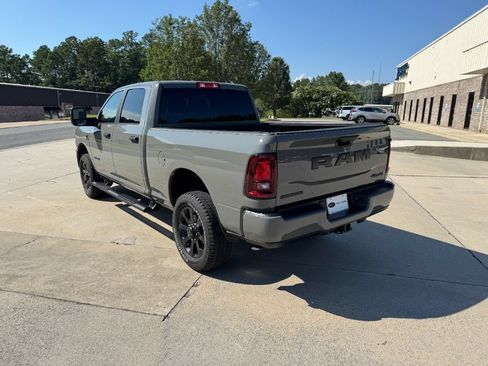 Used 2026 RAM 2500 Big Horn AWD/4WD image 3