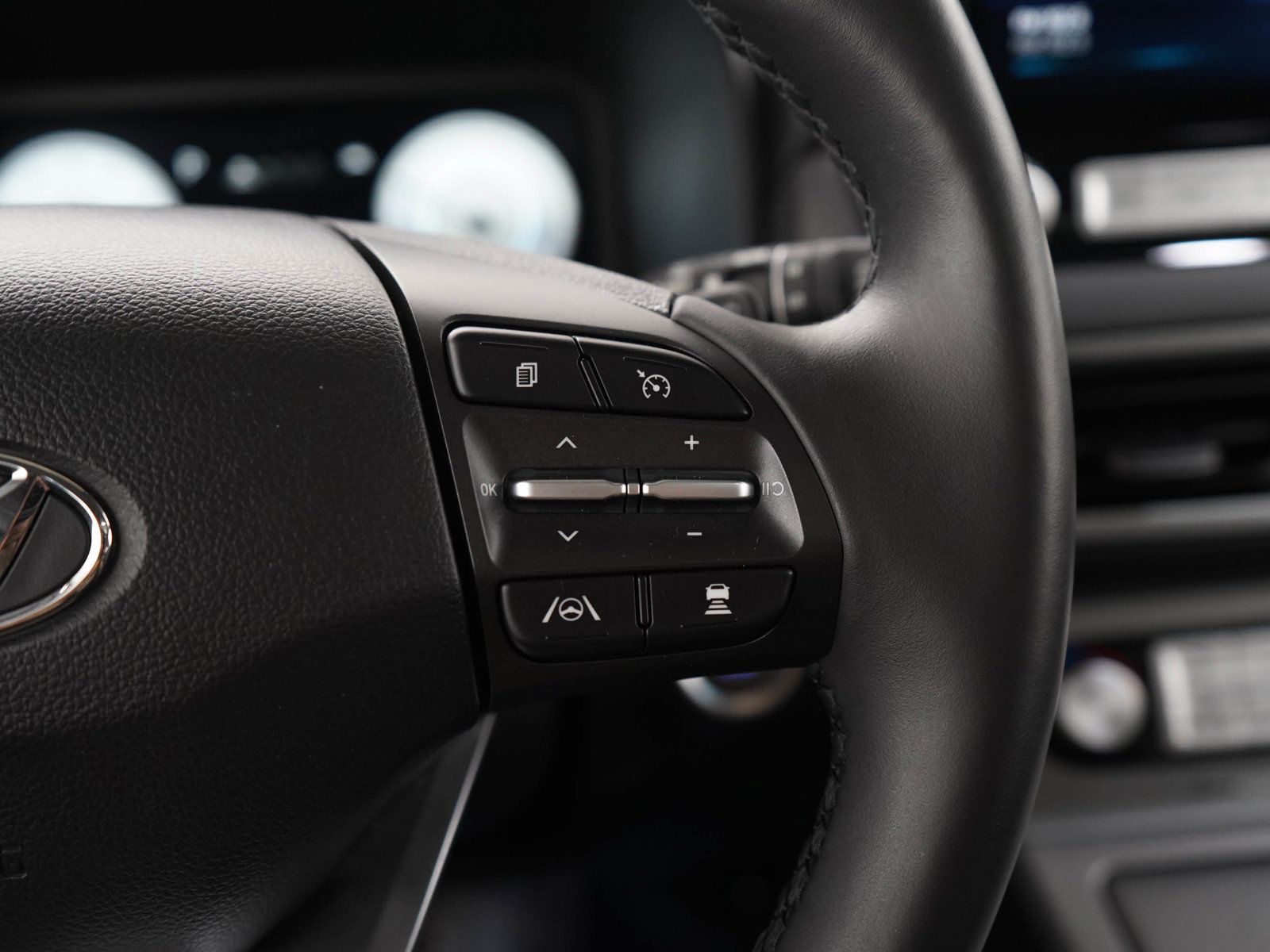 Used 2023 Hyundai Kona Limited FWD image 26