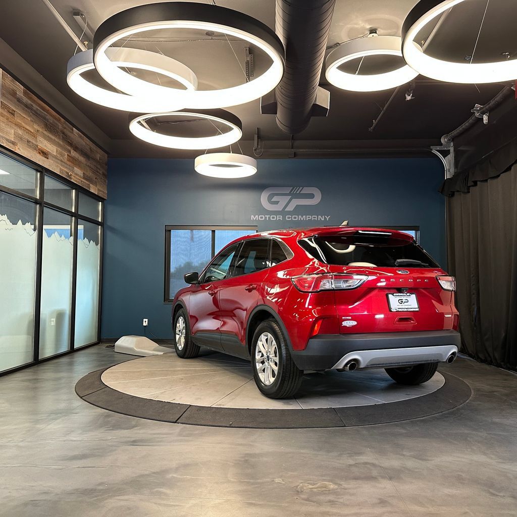 Used 2020 Ford Escape SE FWD image 5