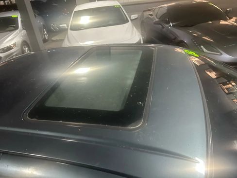 Used 1999 Nissan Maxima GLE image 3