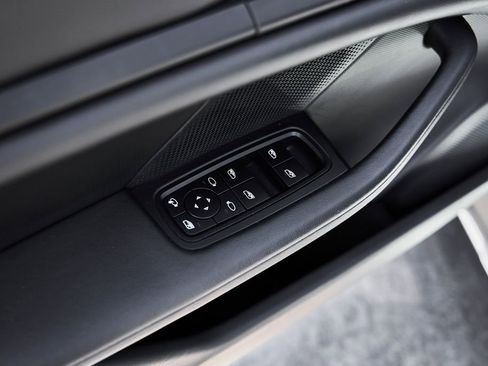 Used 2022 Porsche Taycan 4 Cross Turismo image 33