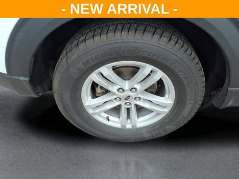 Used 2021 Ford Explorer XLT w/ Equipment Group 202A AWD/4WD image 9