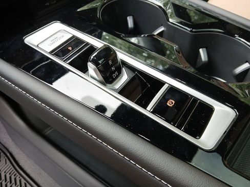 New 2026 Volkswagen Atlas Cross Sport SE image 23