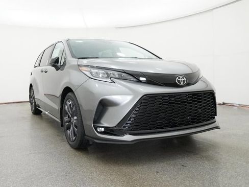 New 2026 Toyota Sienna XSE image 30