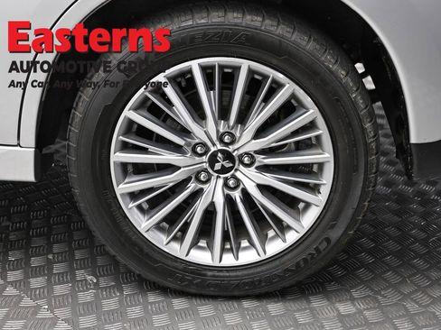 Used 2022 Mitsubishi Outlander LE image 8