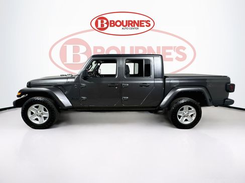 Used 2022 Jeep Gladiator Sport AWD/4WD image 6