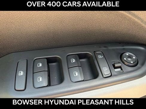 New 2026 Hyundai Venue SEL FWD image 7