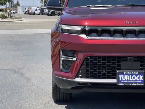 New 2026 Jeep Grand Wagoneer Limited AWD/4WD image 7