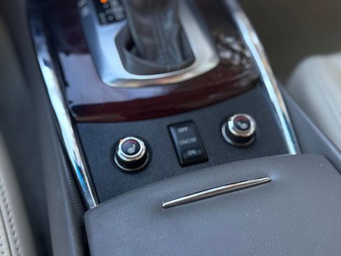 Used 2011 INFINITI G37 x Sedan w/ Premium Pkg image 26