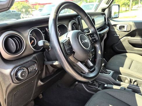 Used 2019 Jeep Wrangler Unlimited Sport S AWD/4WD image 16