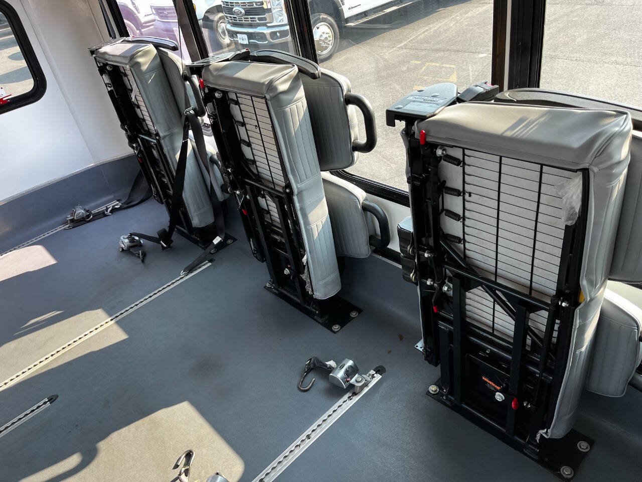 Used 2016 Ford E-450 and Econoline 450 Super Duty w/ Shuttle Bus Prep Package RWD image 15