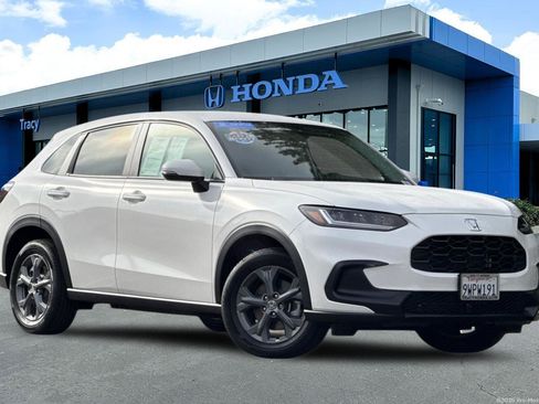 Certified 2026 Honda HR-V LX image 2