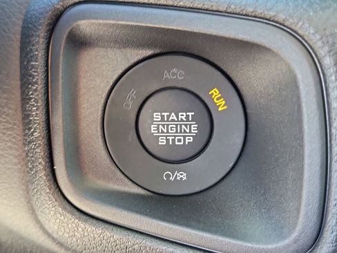 New 2025 Jeep Gladiator Sport image 30