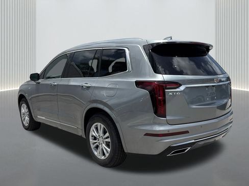 New 2025 Cadillac XT6 Luxury image 7