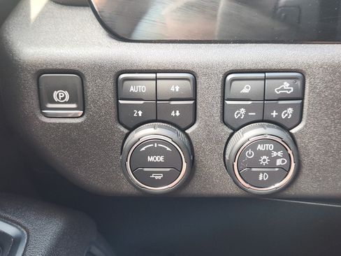 Used 2025 Chevrolet Silverado 1500 LTZ w/ Z71 Off-Road Package AWD/4WD image 22